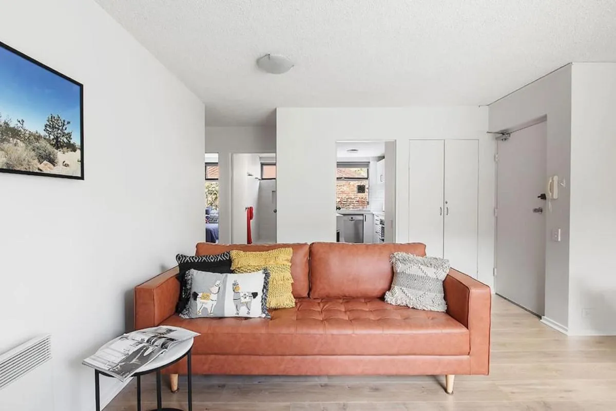 Image 4 of Bright, Stylist apartment in Richmond Terrace