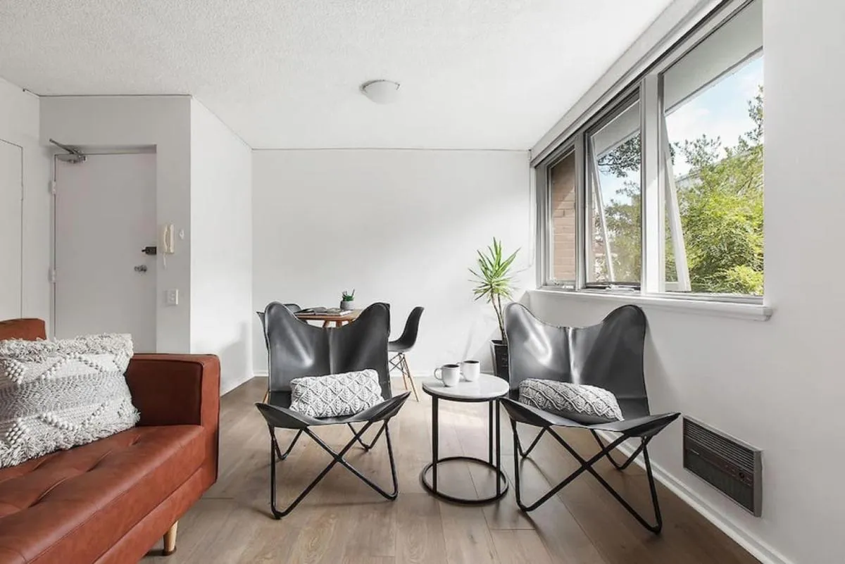 Image 3 of Bright, Stylist apartment in Richmond Terrace