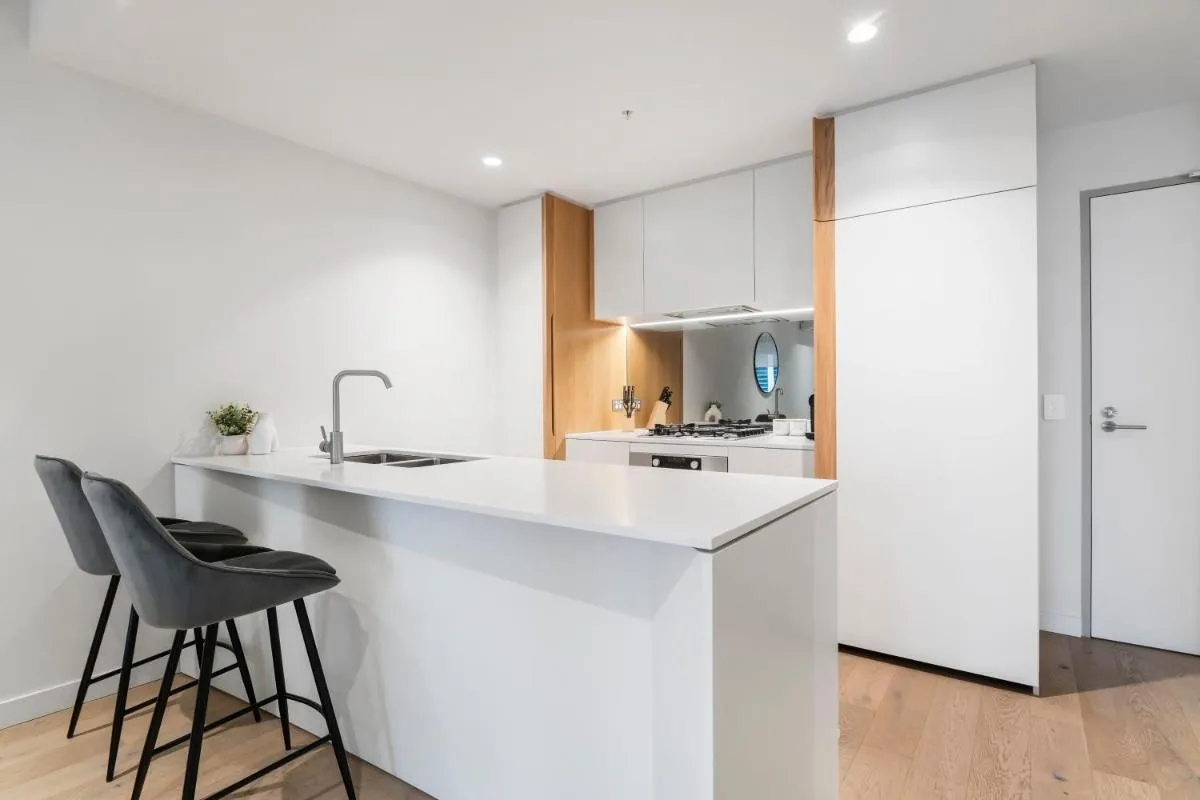 Image 3 of Bright and Stylish 1BR Apt w Balcony, Wi-Fi and Desk