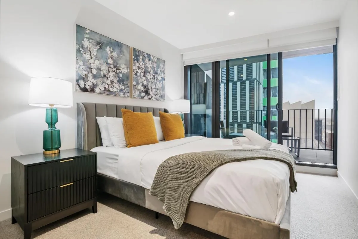 Image 1 of Bright and Stylish 1BR Apt w Balcony, Wi-Fi and Desk