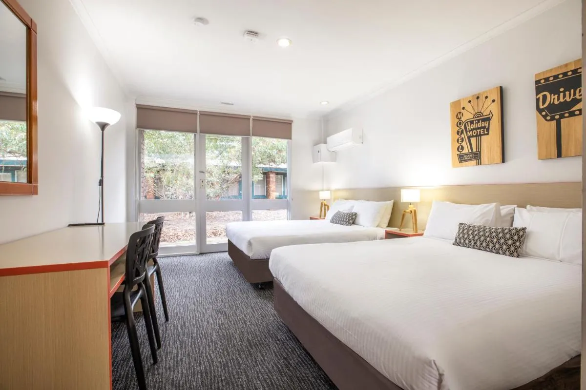 Image 1 of Burvale Hotel