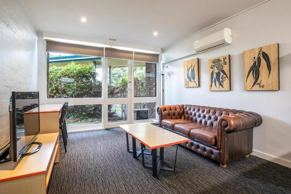 Image 4 of Burvale Hotel