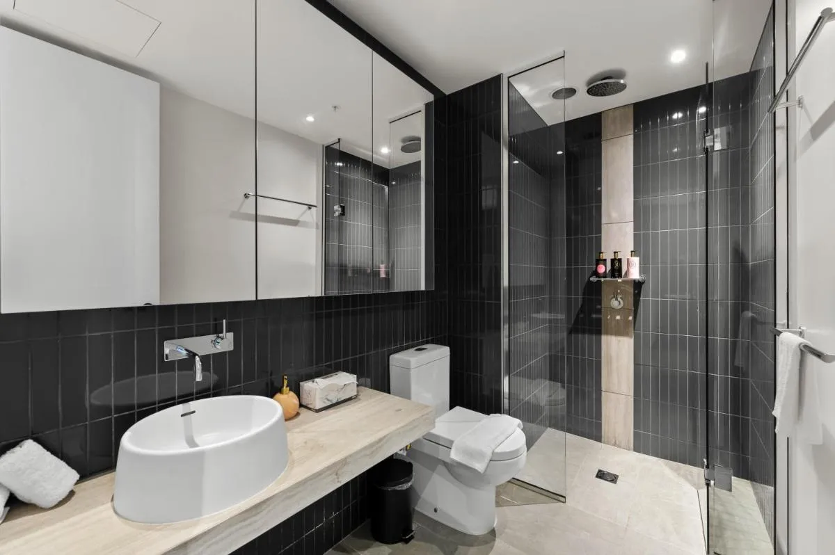Image 2 of CBD Park Views Retreat with free parking – up to 4 pax