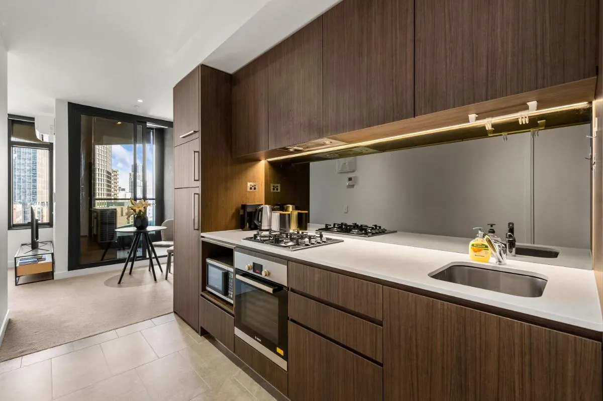 Image 4 of CBD Park Views Retreat with free parking – up to 4 pax