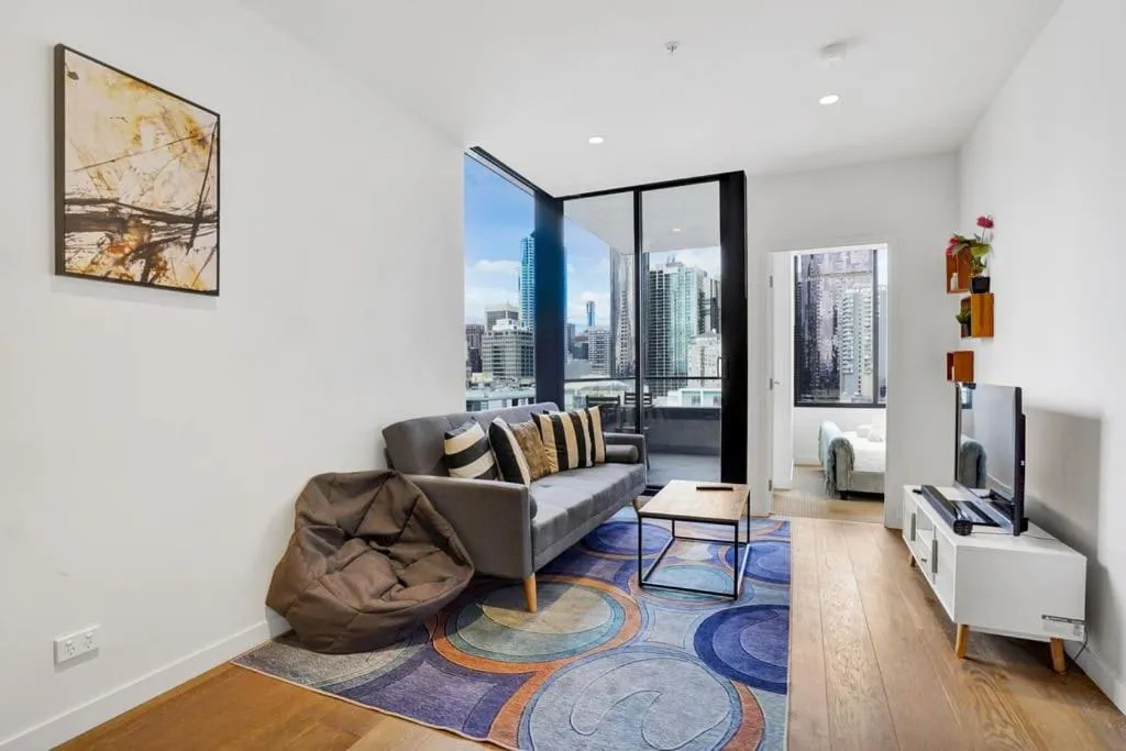 Image 4 of Central 15th floor Apt near Flagstaff & QV Market