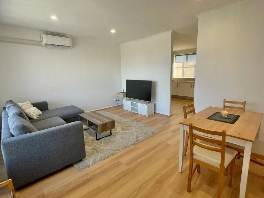Image 2 of Central Apartment near Dandenong Hospital & Market