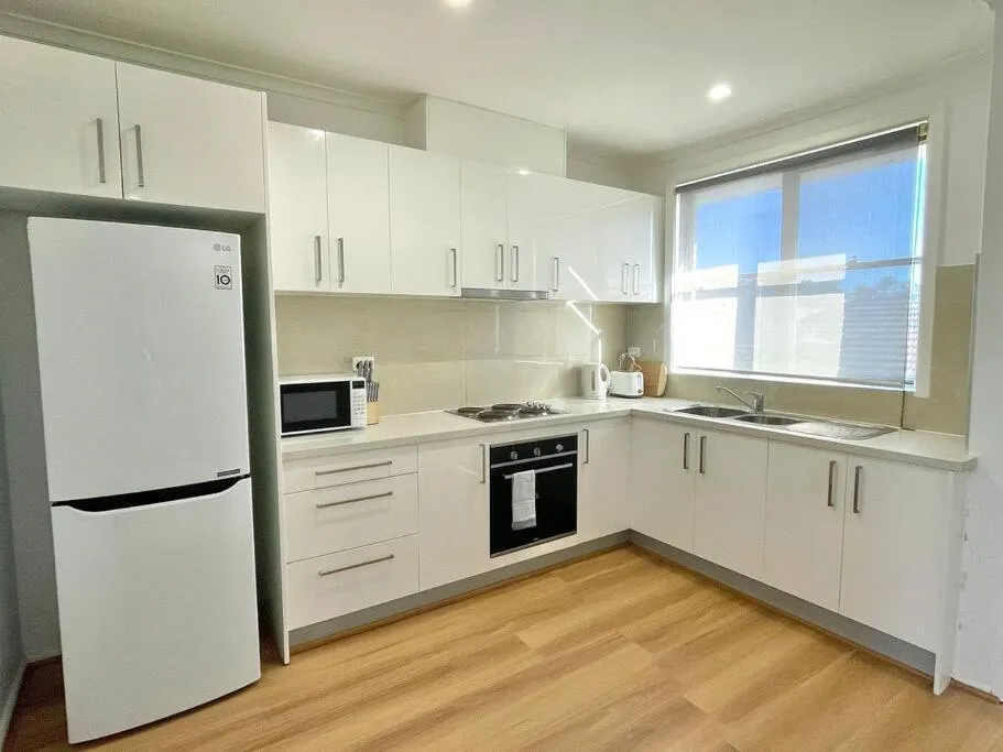 Image 3 of Central Apartment near Dandenong Hospital & Market