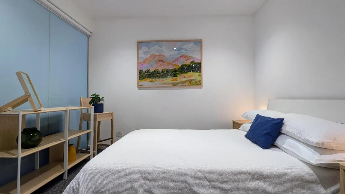 Image 1 of Central CBD apartment with free onsite parking