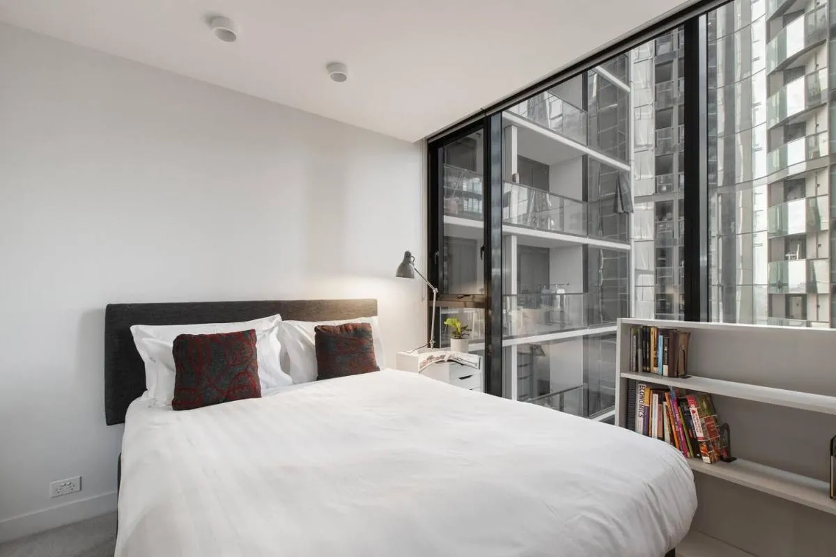 Image 1 of Central Sleek City Living close to Everything