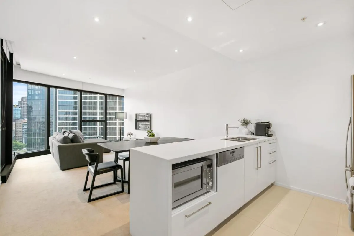 Image 4 of Central Southbank Apt w Stunning City Views & Pool