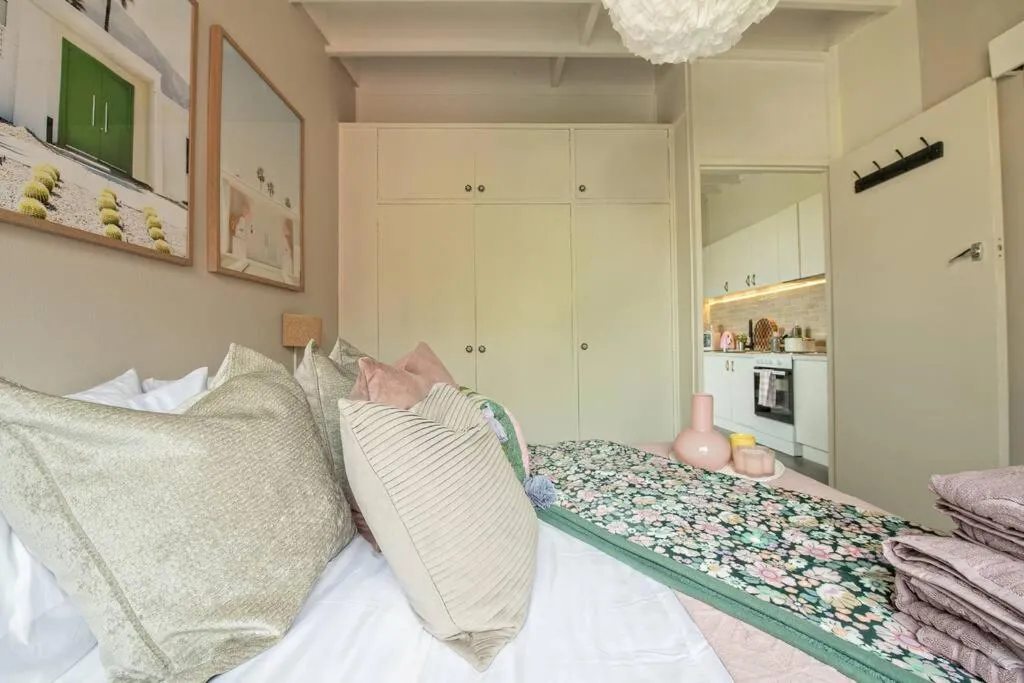 Image 6 of Charming Hideaway Apartment Near St Kilda