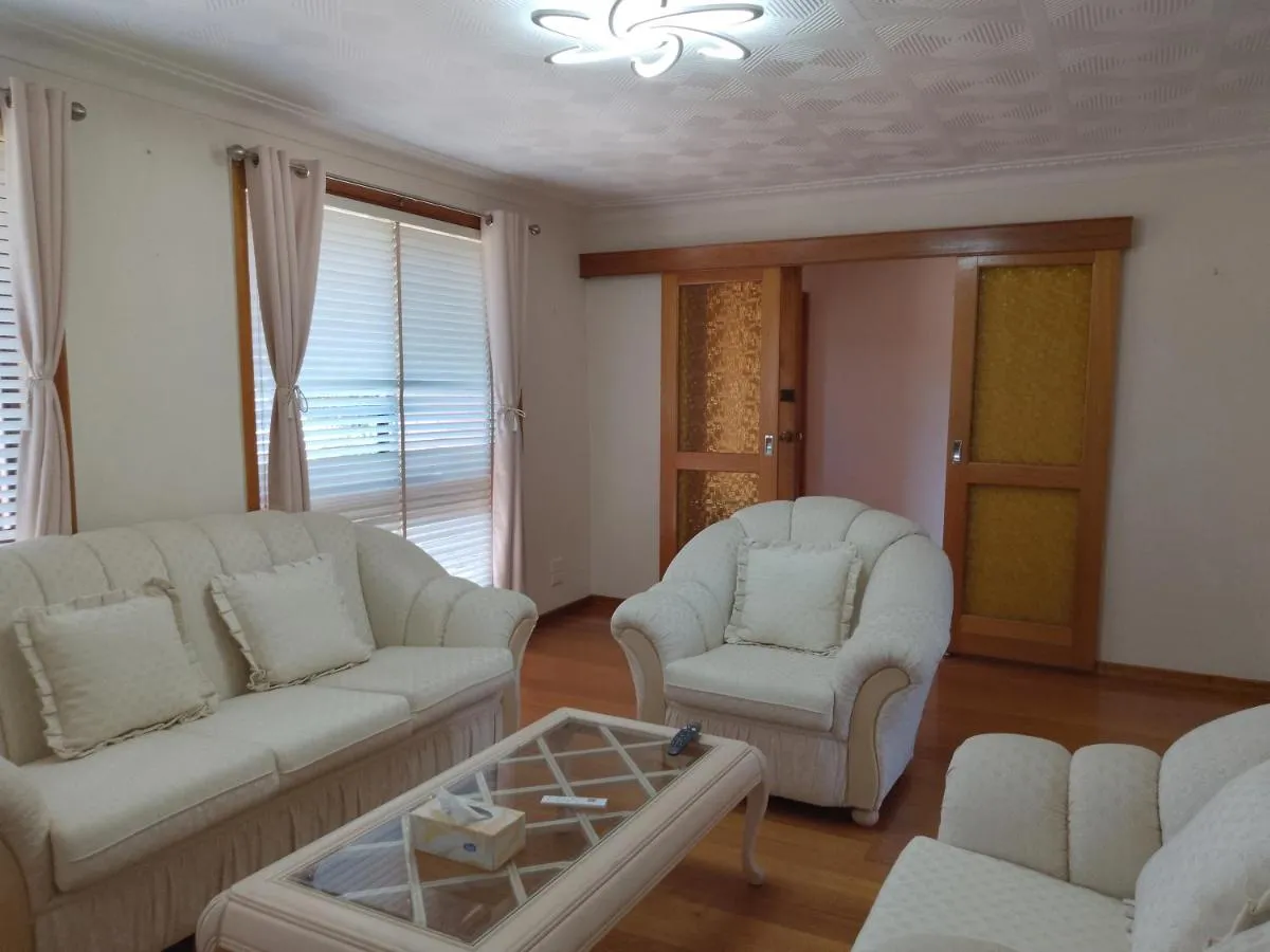 Image 1 of Charming Three-Bedroom Holiday Home Near Tourist Attractions