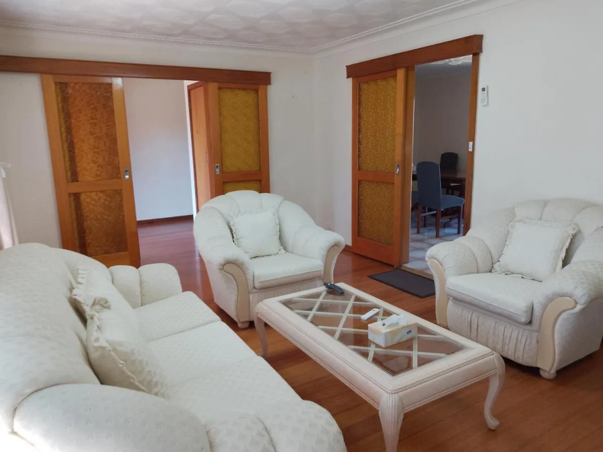 Image 2 of Charming Three-Bedroom Holiday Home Near Tourist Attractions