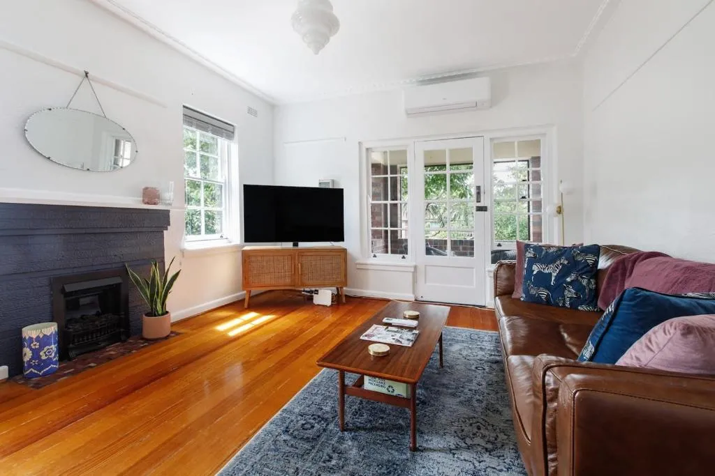 Image of Charnwood Vintage – Effortless Elegance in St Kilda