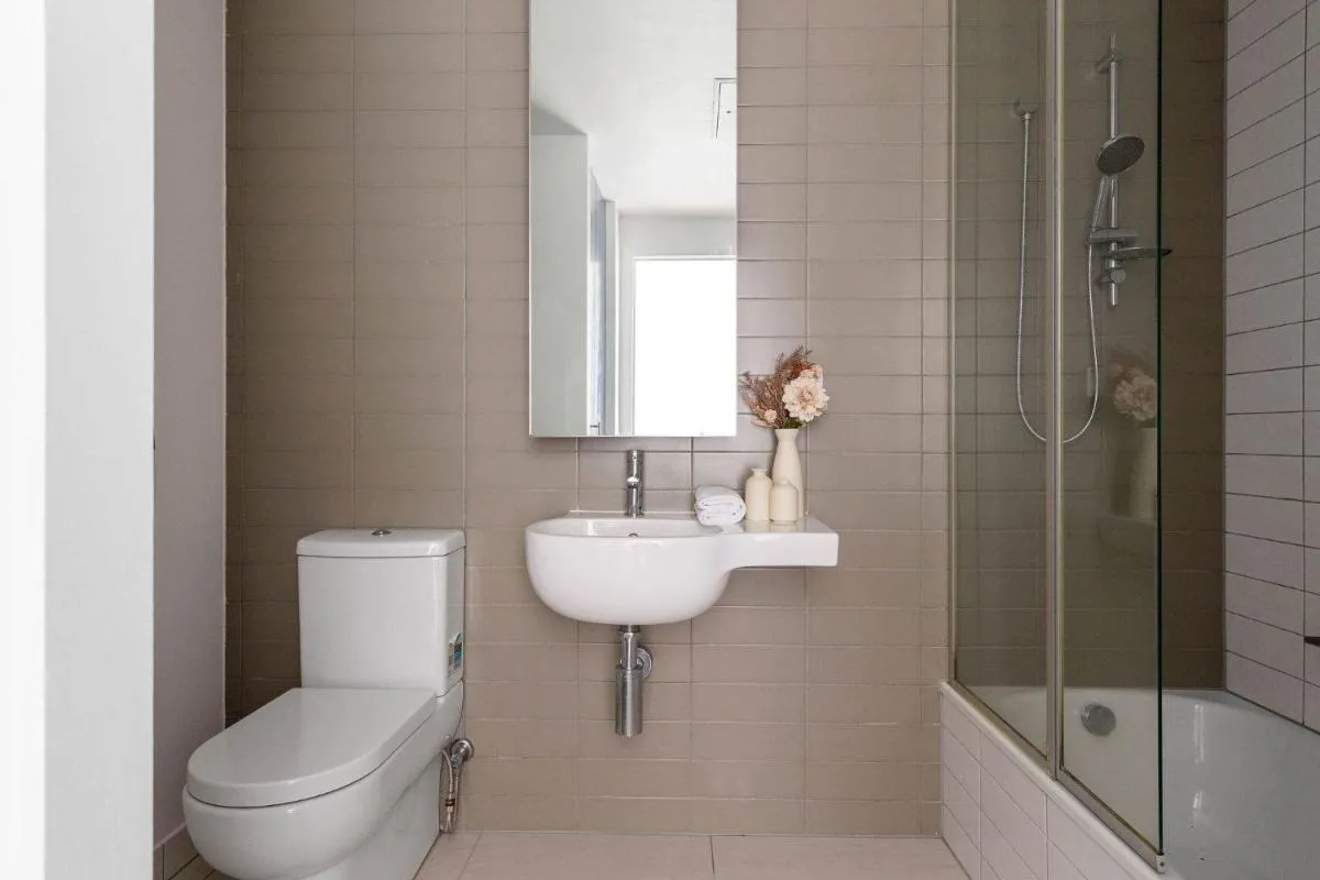 Image 2 of Chic Apartment by Southern Cross FREE Parking