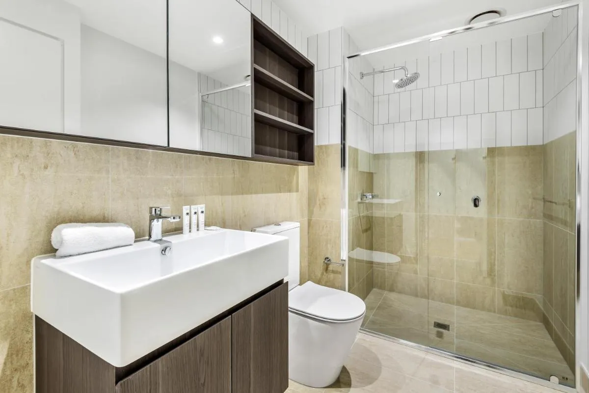 Image 2 of Chic Urban Escape Pool, Gym And City Charm