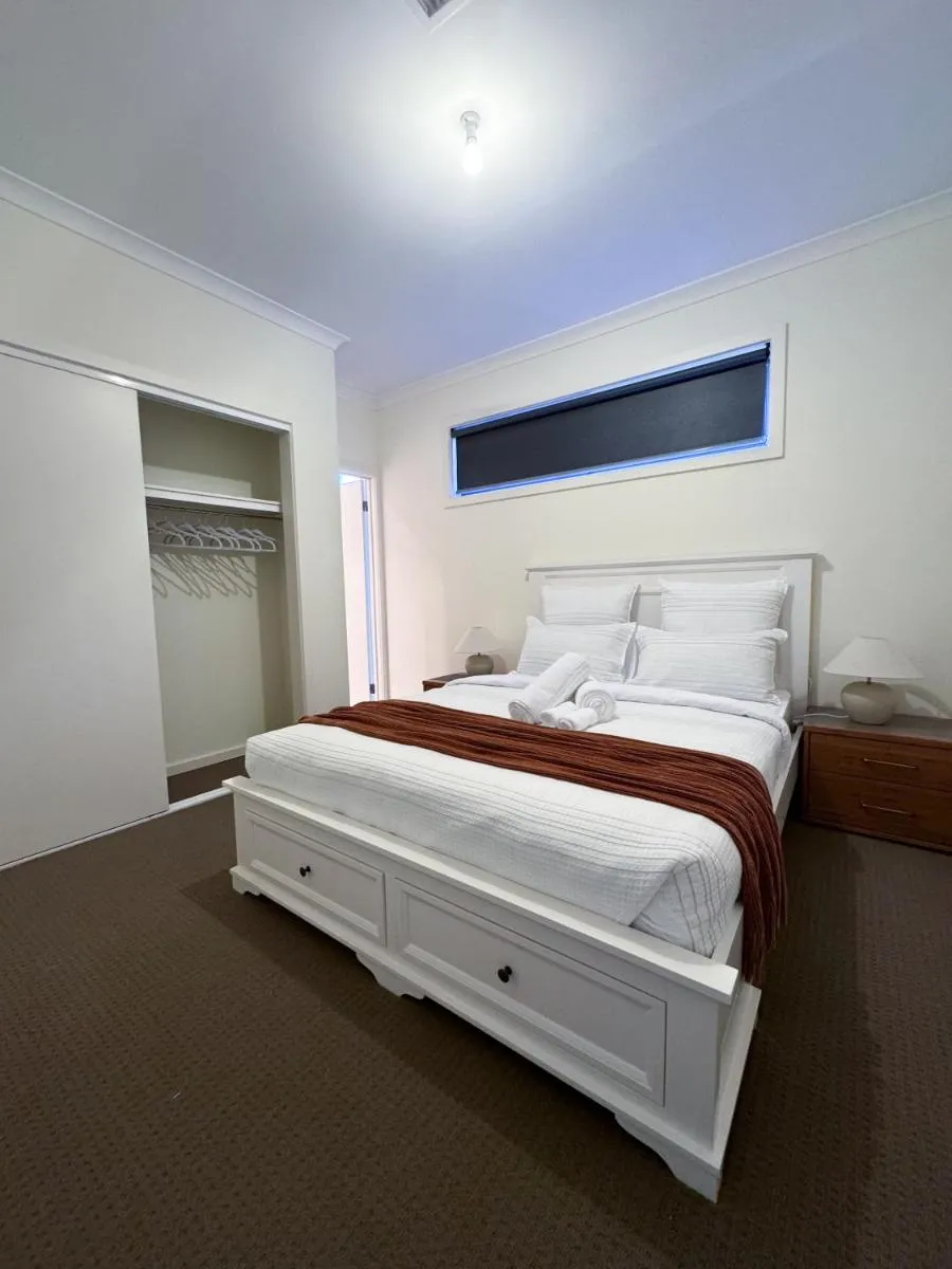 Image 3 of City & Beach Retreat