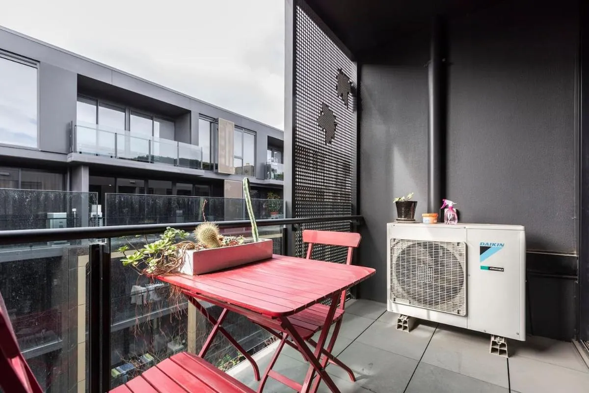 Image 3 of City-edge Living in Trendy North Melbourne