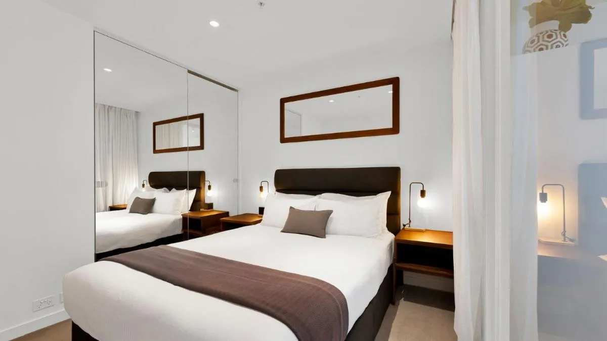Image 6 of Claremont Suite 1008
