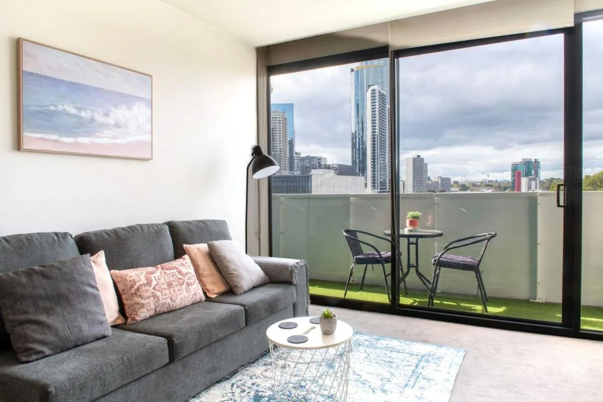 Image 5 of Clarendon St Chic 2 Bedroom Apartment w Parking