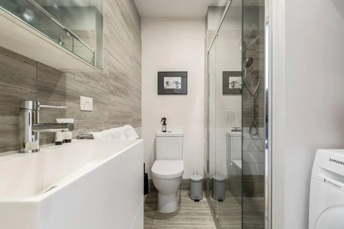 Image 2 of Collingwood Charm – Centrally Located with Balcony