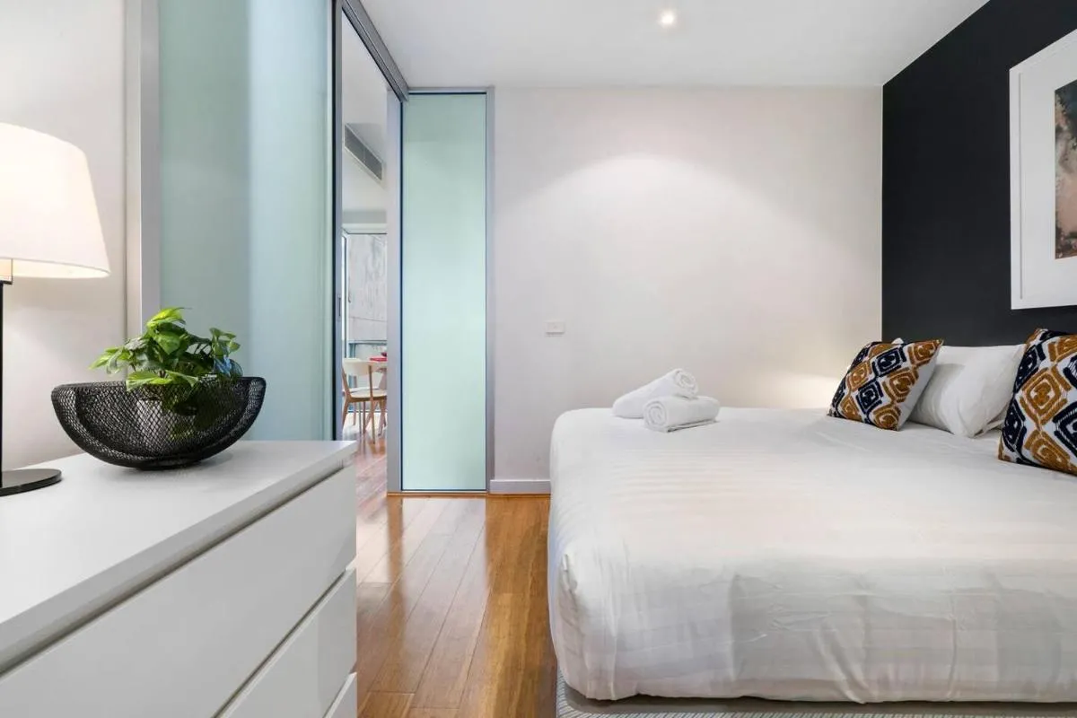 Image 1 of ‘Collins Central’ Sleek Light-filled Pad in the CBD