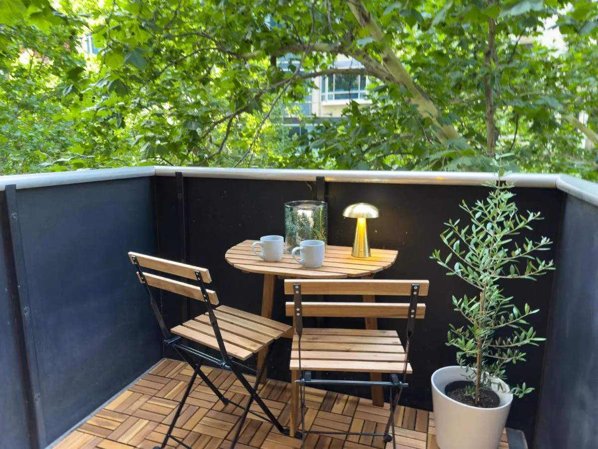 Image 1 of Collins Escape – 2 bedrooms with Collins St Balcony
