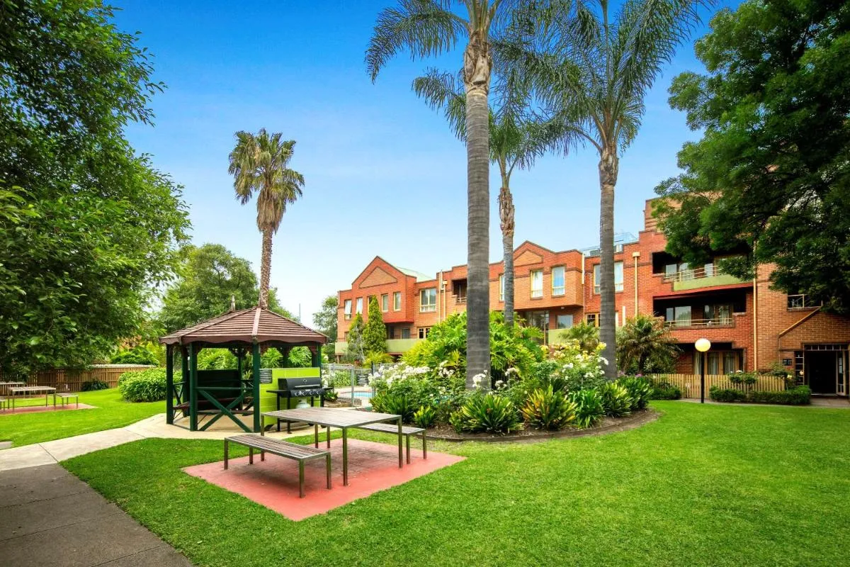 Image 6 of Comfort Apartments Royal Gardens