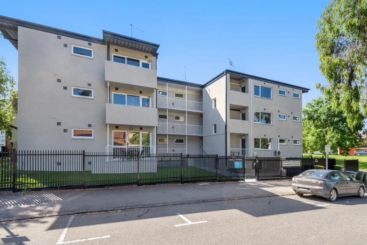 Image 4 of Comfortable 1-Bed Unit with Private Courtyard