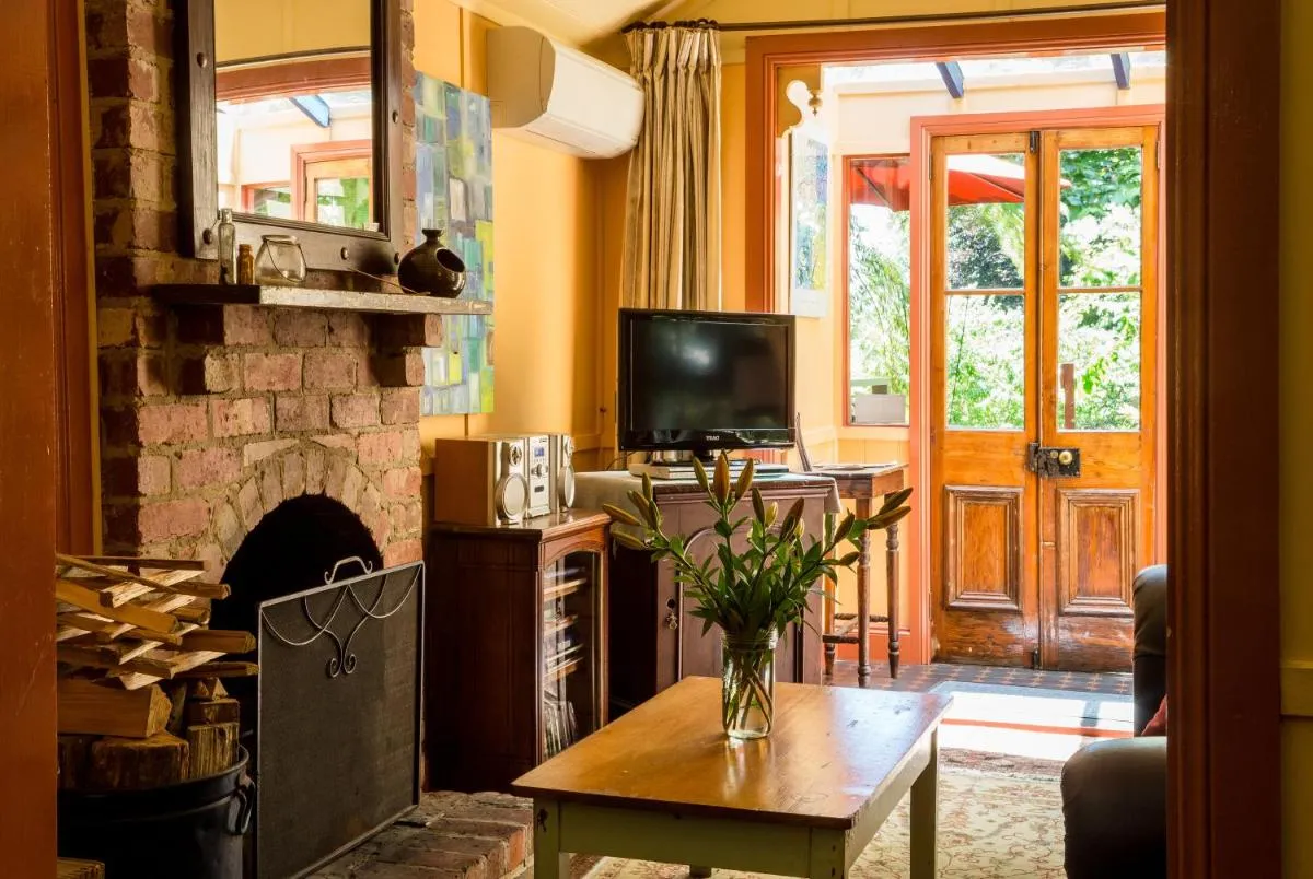 Image 4 of Como Cottage Accommodation