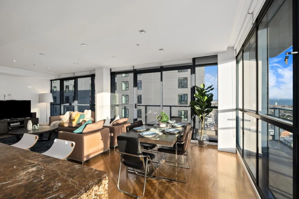 Image 4 of Complete Host Clarendon St Apartments