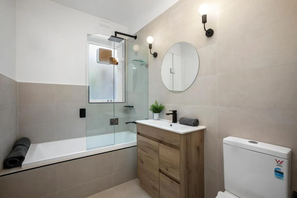 Image 2 of Complete Host Cromwell Rd Apartments