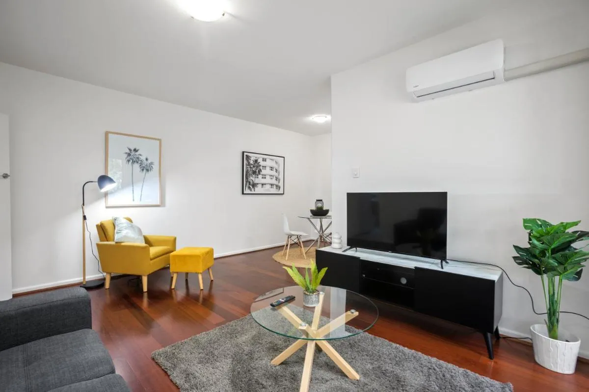 Image 4 of Complete Host Cromwell Rd Apartments