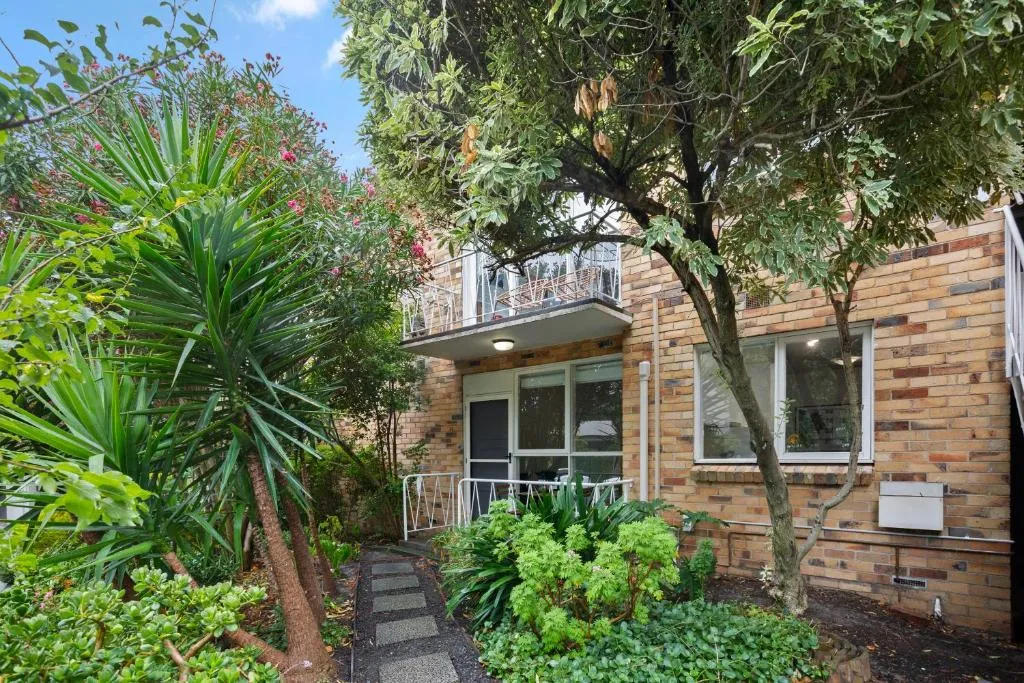 Image of Complete Host Cromwell Rd Apartments