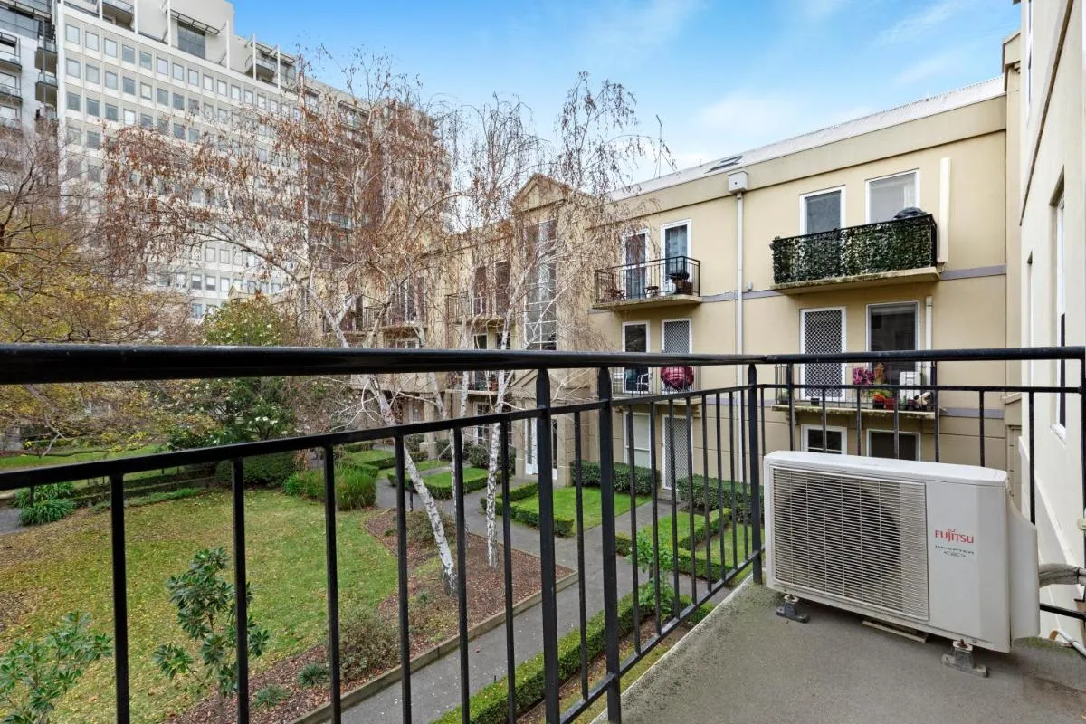 Image 5 of Complete Host Dodds St Apartments
