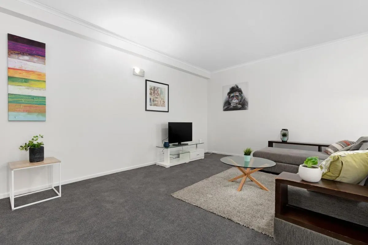 Image 4 of Complete Host Dodds St Apartments
