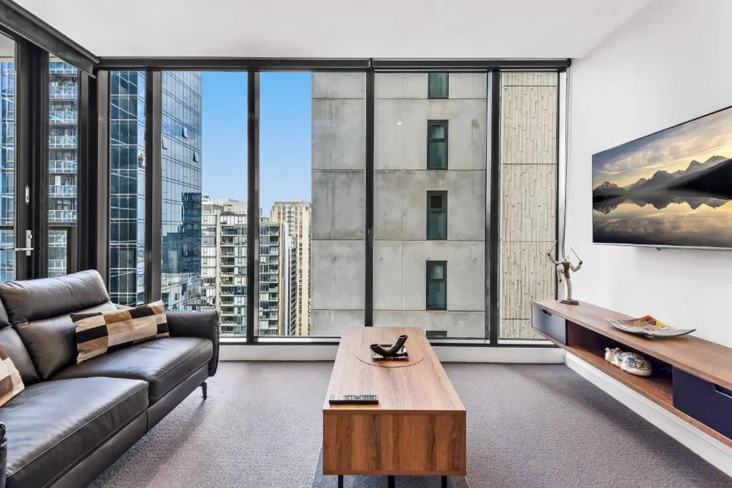 Image of Contemporary 1-Bed Apartment with Pool and Gym