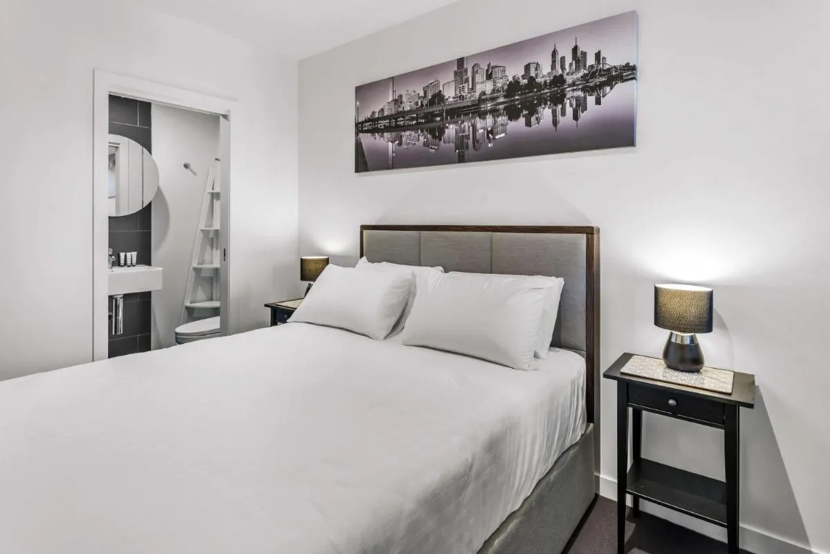 Image 1 of Contemporary 1-Bed Apartment with Pool and Gym