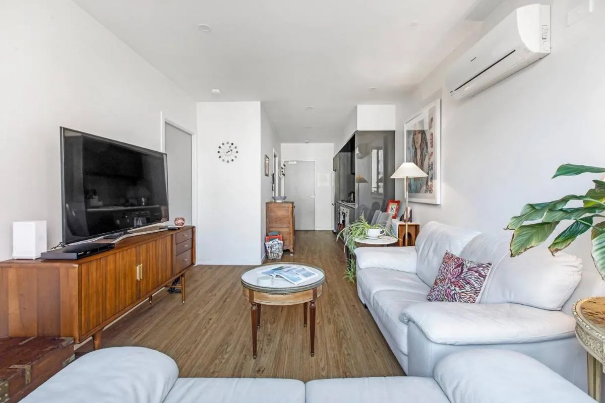 Image 4 of Contemporary Comfort between Fitzroy and Carlton