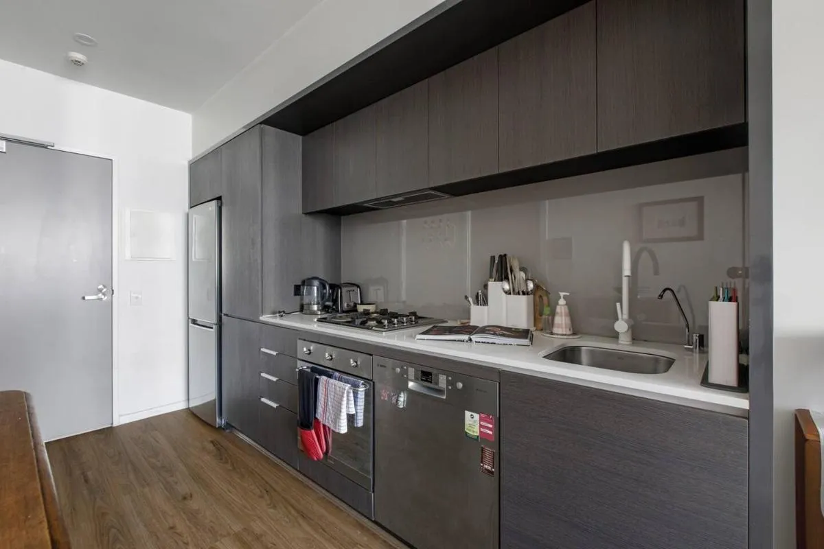 Image 2 of Contemporary Comfort between Fitzroy and Carlton