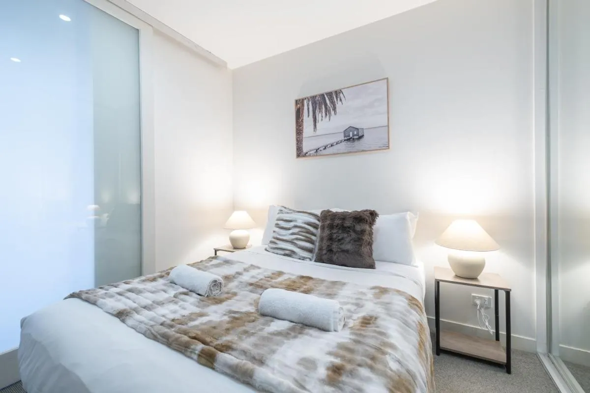 Image 6 of Convenience 2br1ba Apartment Mel Cbd With Study