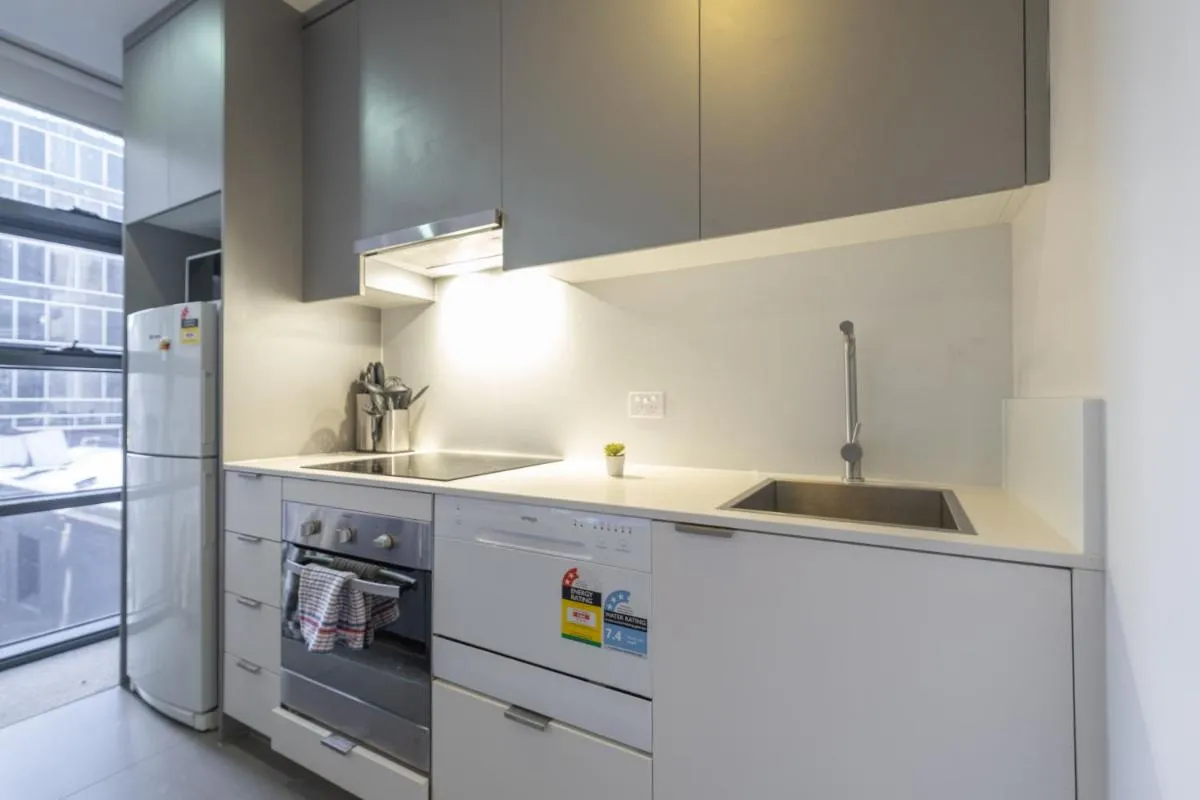Image 3 of Convenience 2br1ba Apartment Mel Cbd With Study
