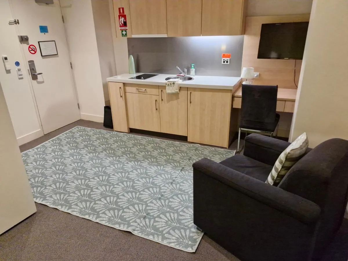 Image 2 of Cool City 1 Bedroom