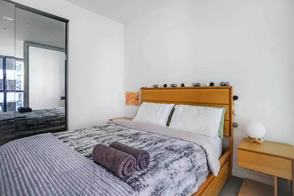 Image 1 of Cosy 2-bedroom retreat with city view near QVM