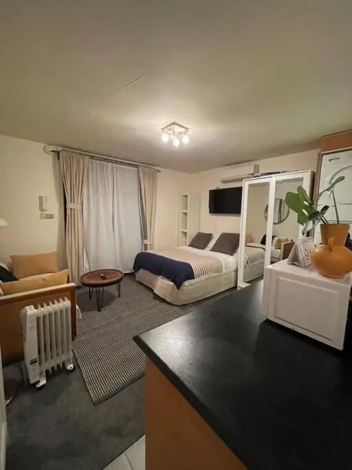 Image of Cosy Studio with Courtyard in Vibrant Fitzroy!