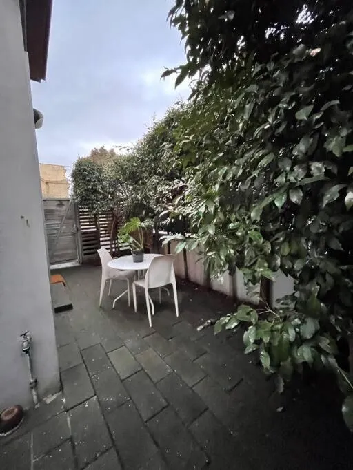 Image 5 of Cosy Studio with Courtyard in Vibrant Fitzroy!