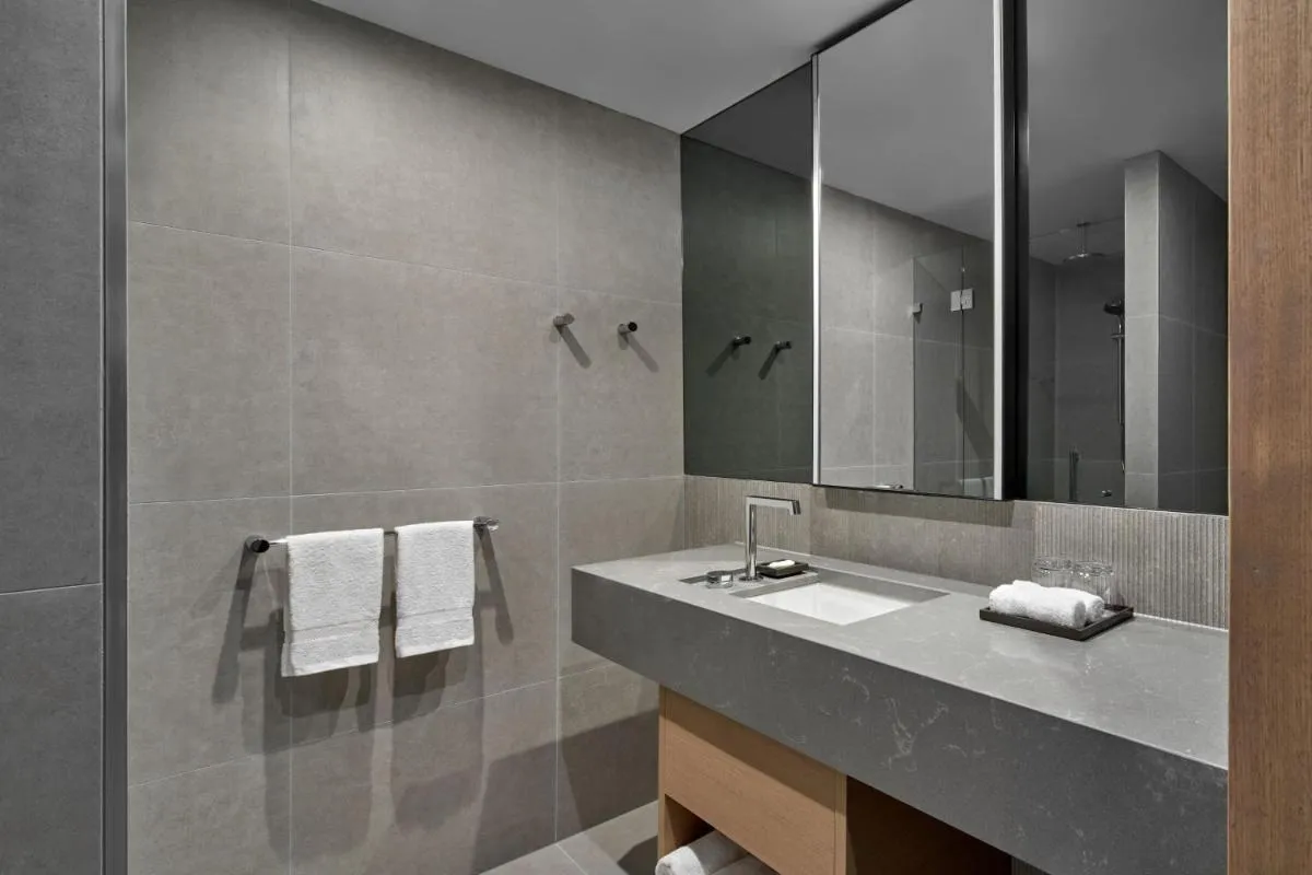 Image 2 of Courtyard by Marriott Melbourne Flagstaff Gardens