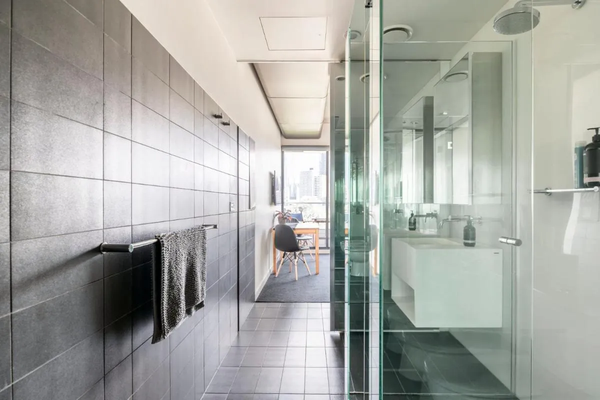 Image 2 of Coventry Classic Southbank Retreat w Pool Spa