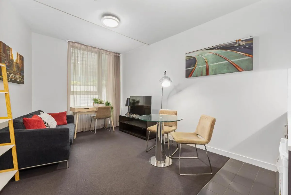 Image 4 of Cozy 1BR Apt in Downtown Melbourne w Wi-Fi