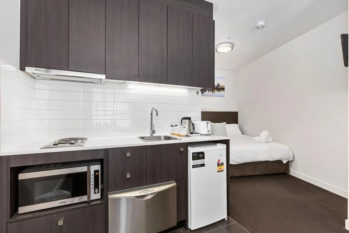 Image 3 of Cozy 1BR Apt in Downtown Melbourne w Wi-Fi